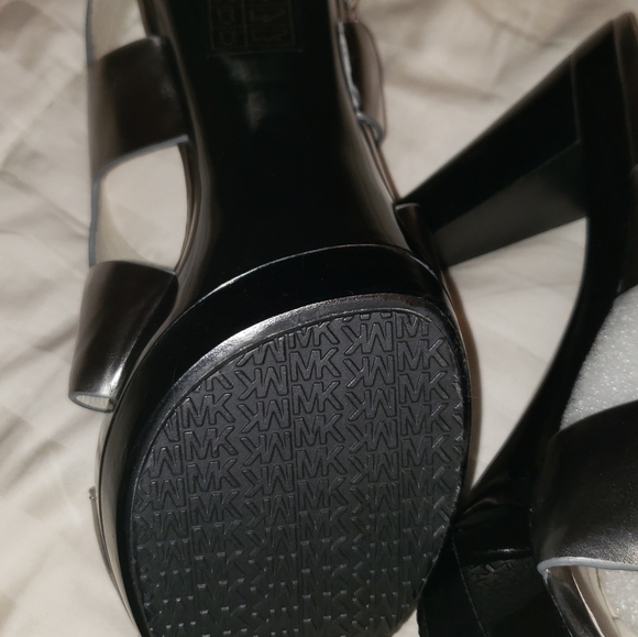 Michael Michael Kors Carla platform size 9 - Picture 4 of 4